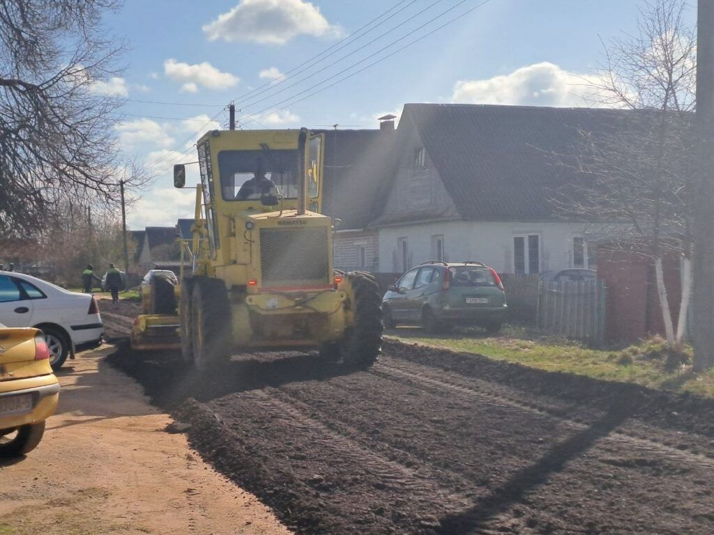 Очередной точкой дорожного марафона стала улица 8 Марта в Смолевичах