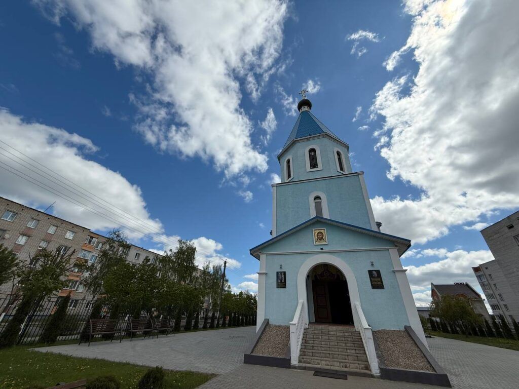 Узнали, когда пройдут службы на Радуницу в Смолевичах