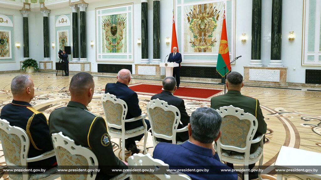 Лукашенко в канун Дня Победы обратился с важным посланием к ветеранам