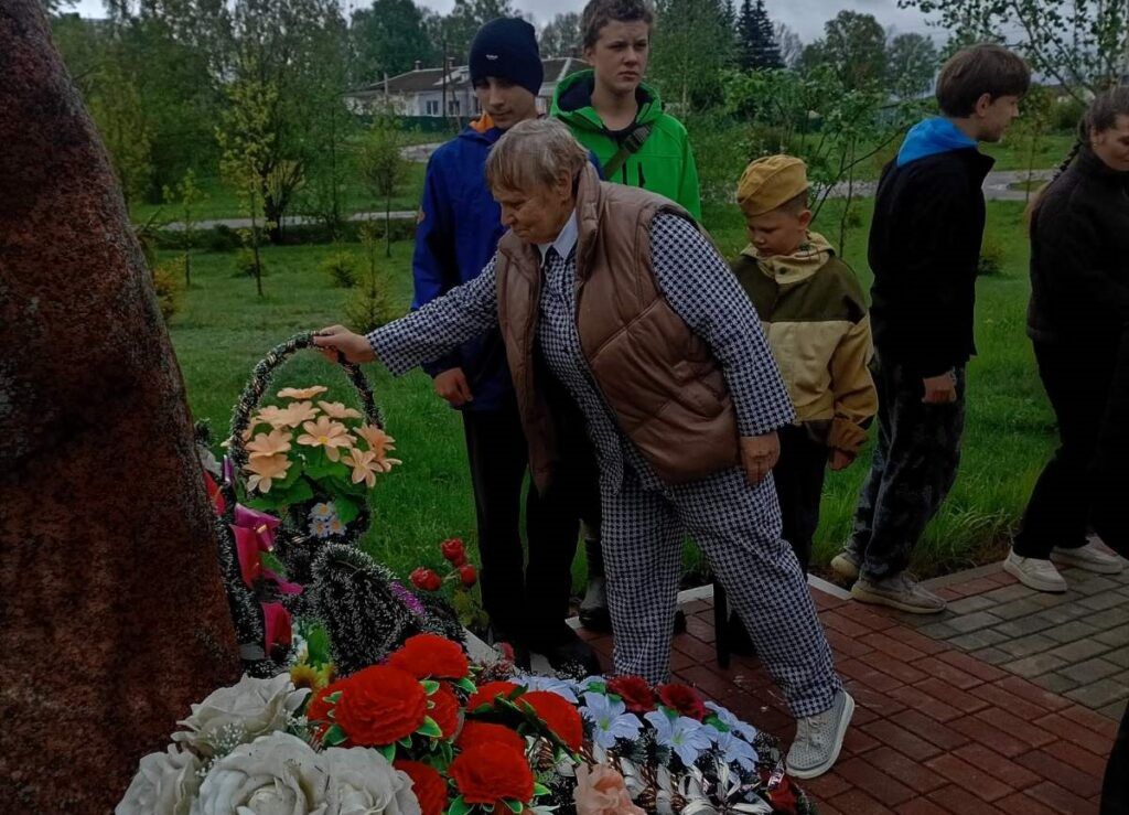 Помнят своих героев: в деревнях и поселках района празднуют Великую Победу