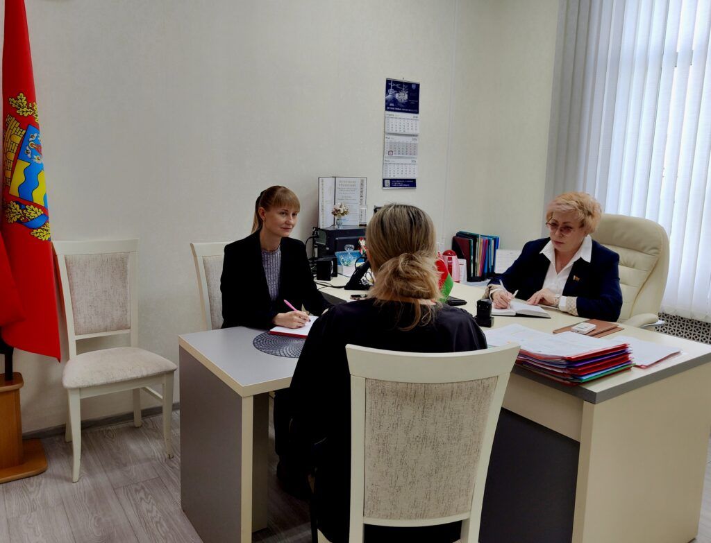 Сорок проблем и предложений: депутаты Смолевиччины выслушали своих избирателей