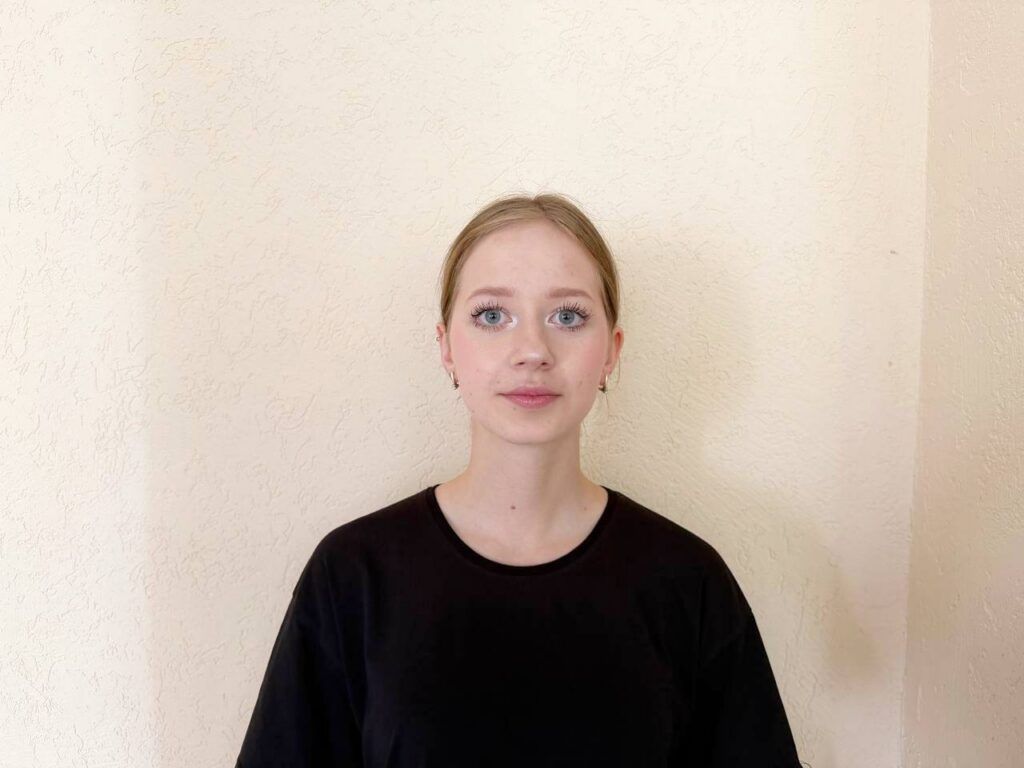 Экзамены сданы, платье готово. Выпускница из Заболотья рассказала о чем, будет вспоминать после школы