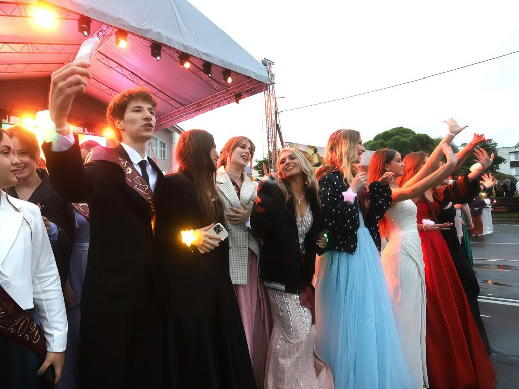 Премьера состоялась! В Смолевичах отгремел городской выпускной бал