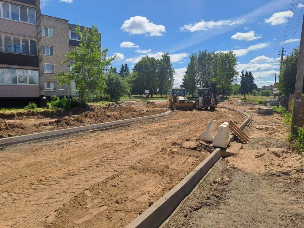 Узнали, как продвигаются работы на улицы Победы в Смолевичах