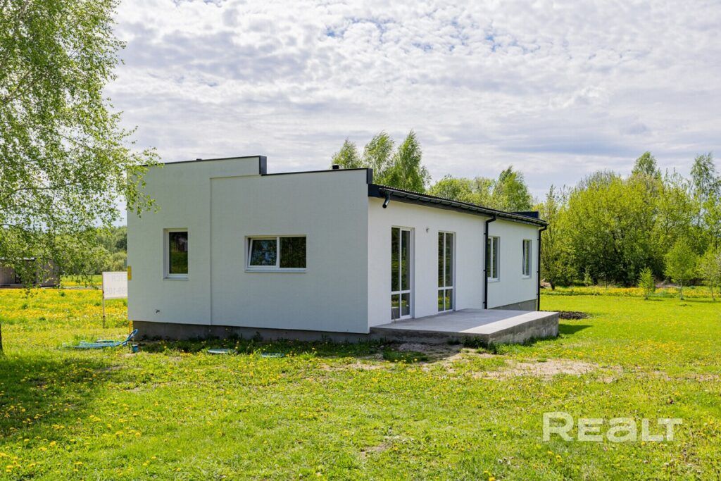 В 20 километрах от Минска продается современный дом под чистовую отделку – узнали цену