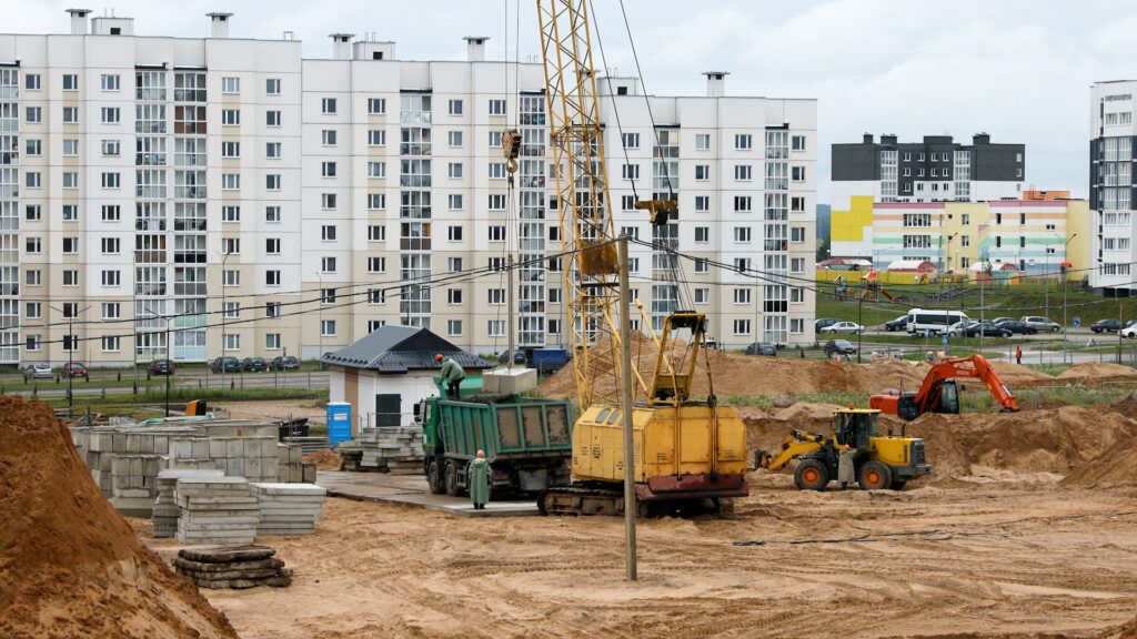 Построили квартиру по льготному кредиту, но площади не хватает: можно ли снова стать на учет?