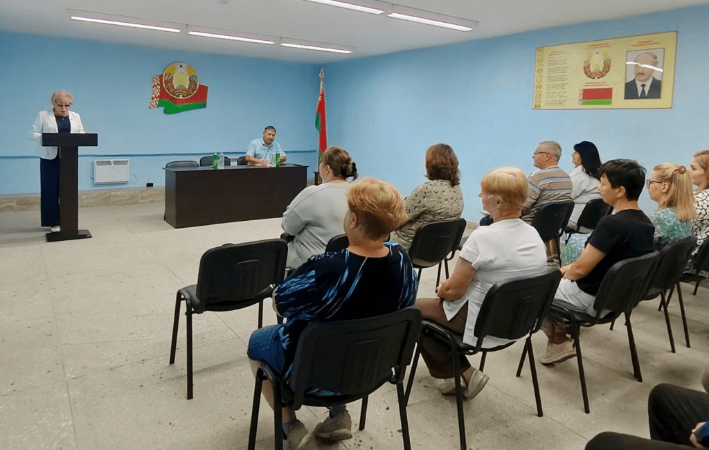 В трудовых коллективах района проходит Единый день информирования