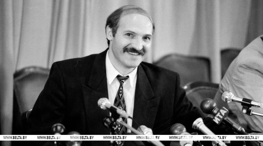 32 года назад Александр Лукашенко принес присягу Президента