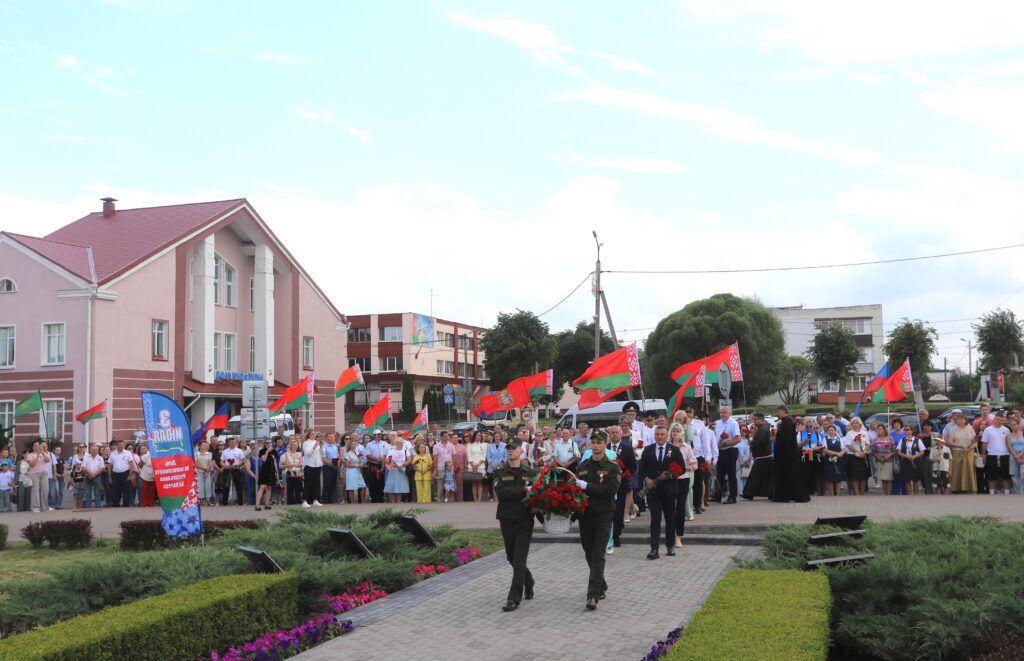 В Смолевичах прошел митинг-реквием в канун Дня Независимости