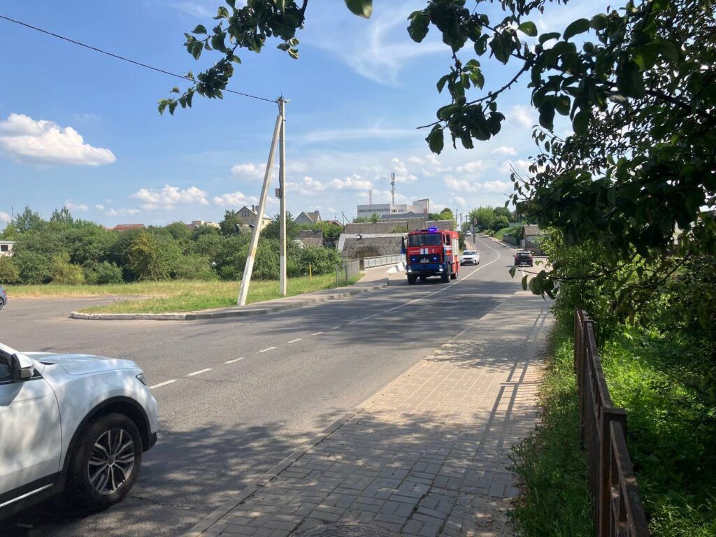 Спасатели и ГАИ напомнили водителям: уступи дорогу спецтранспорту
