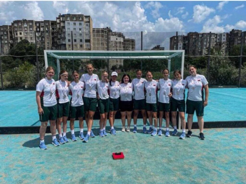 Белоруски стали вторыми во II дивизионе первенства Европы-U16 по хоккею на траве 5х5. Среди них-смолевичанки