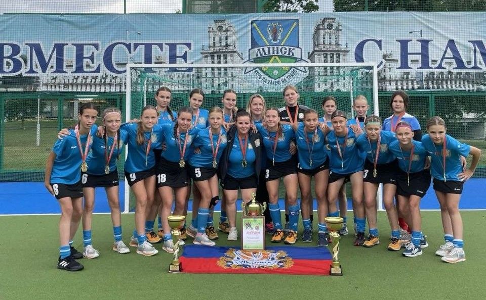 «Виктория» триумфально выиграла республиканскую спартакиаду по хоккею на траве