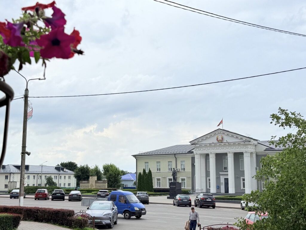 Роднае сваё. Вышли в город и нашли белорусские слова в привычных местах