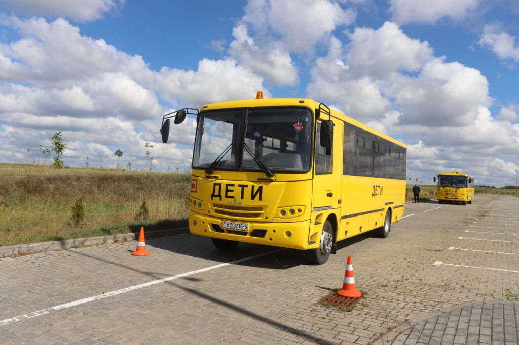 В Смолевичах проходит областной конкурс «Лучший водитель школьного автобуса»
