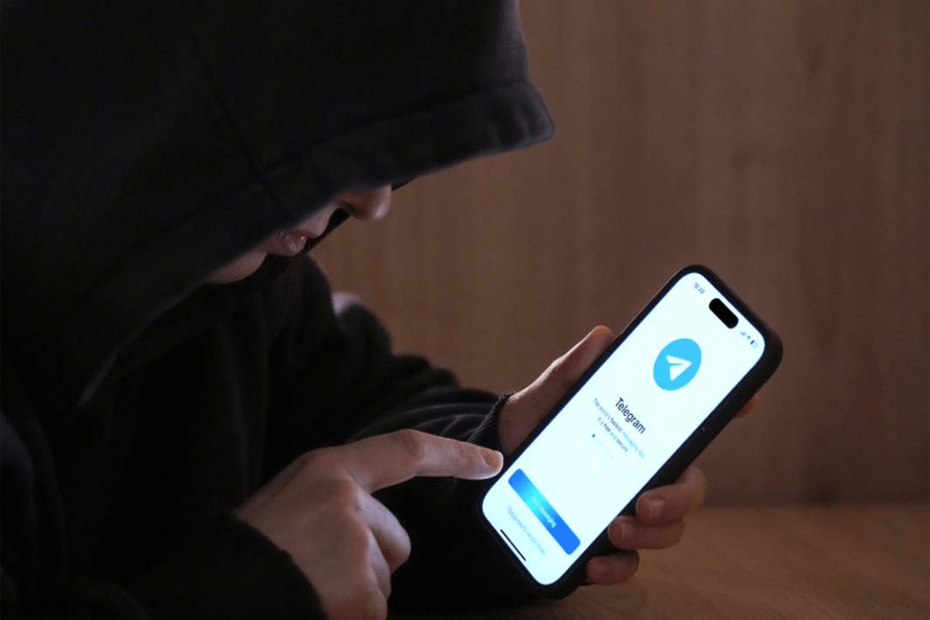 Чуть не лишилась 64 тысяч, как смолевичанка и ее сын дали отпор мошенникам