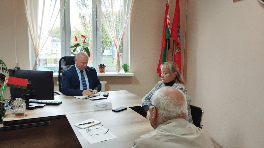 Парламентарий провел выездной прием граждан в Плисском сельисполкоме