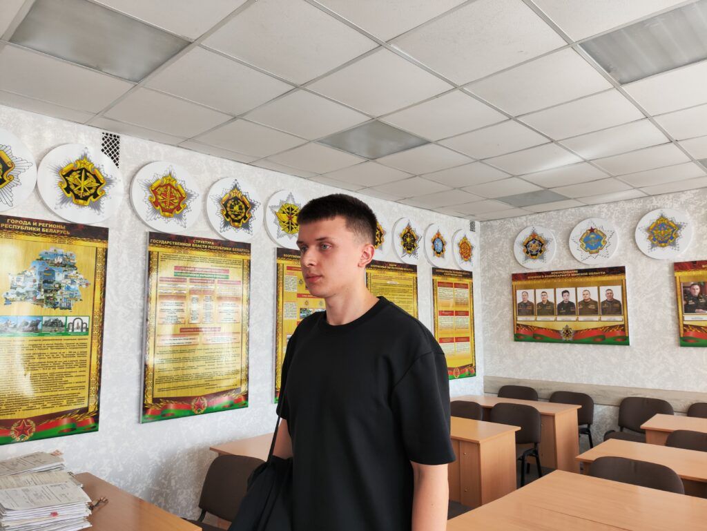 От айтишников до механизаторов – с каким настроением смолевичские призывники идут в армию