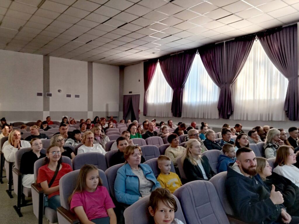 День открытых дверей в Барсуках – первый выход «Юлы» на сцену