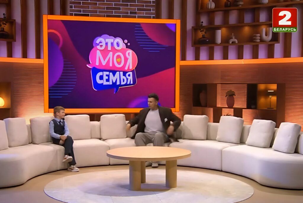 Знает всех генсеков в 9 лет: юный смолевичанин стал участником  талант-шоу «Это моя семья»