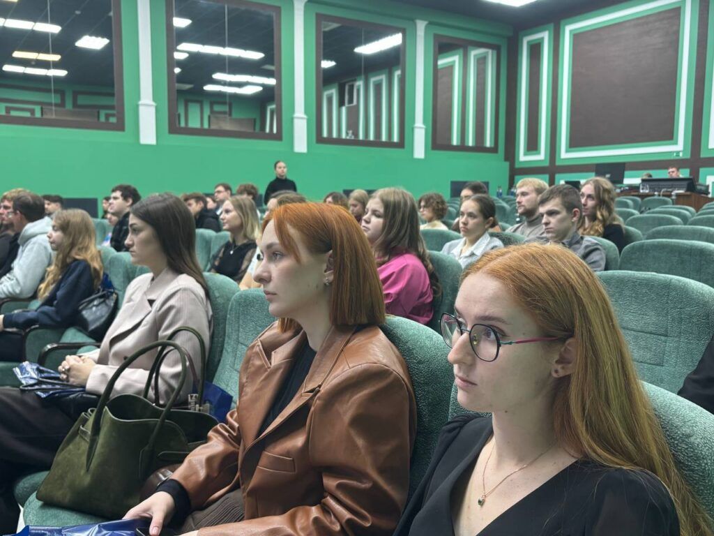 Старт в профессию, в Смолевичском районе проходит Форум молодых специалистов