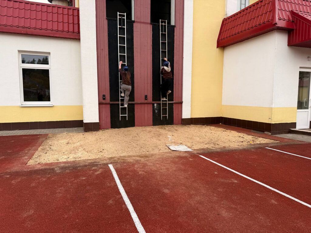 Триумф смолевичских школьников на соревнованиях по пожарно-спасательному спорту